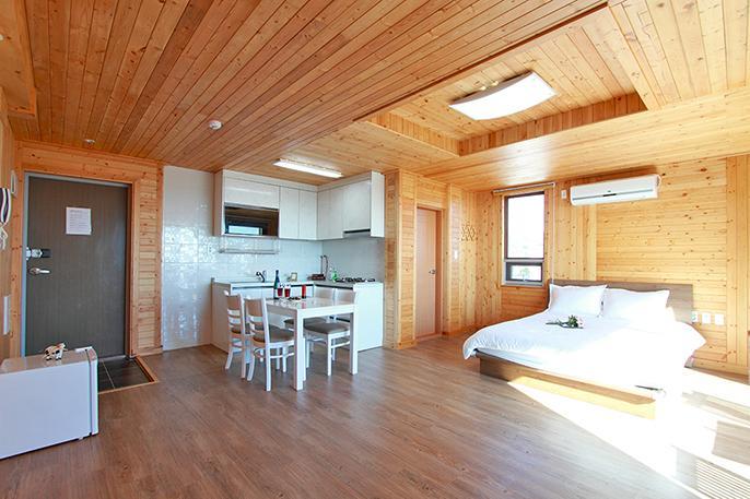 Island Tree Apartment Seogwipo Ruang foto